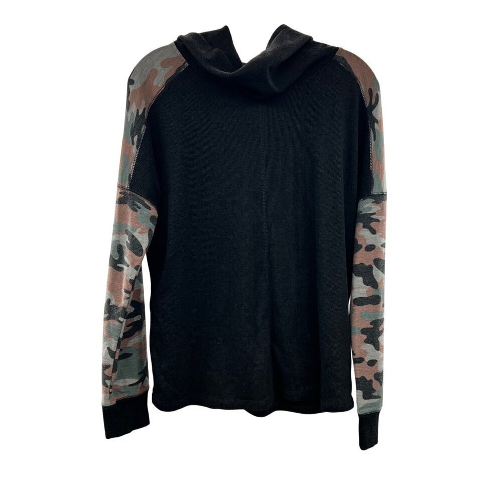 Hem & Thread Women's Cowl Neck Camo Sleeve Top Charcoal/Multi Size Medium